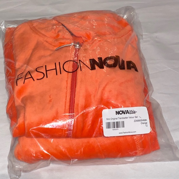 Fashion nova kid mini original trendsetter velour set orange size 12 - Picture 9 of 10